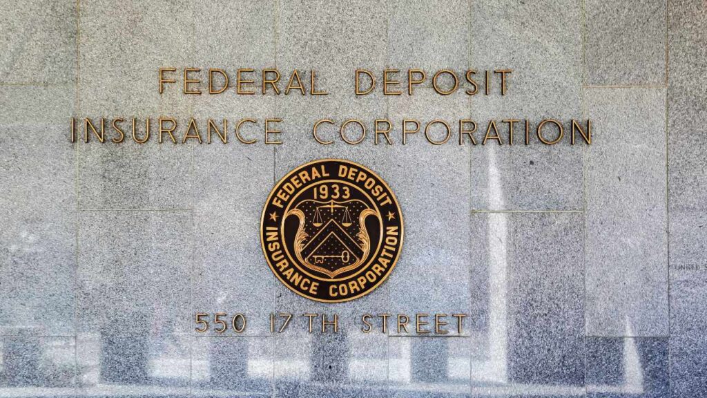 midsize-us-banks-ask-regulators-to-extend-fdic-insurance-to-all-deposits-for-2-years-before-another-bank-fails