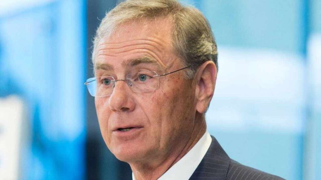 us-lawmaker-urges-government-to-guarantee-all-deposits-to-avoid-runs-on-smaller-banks