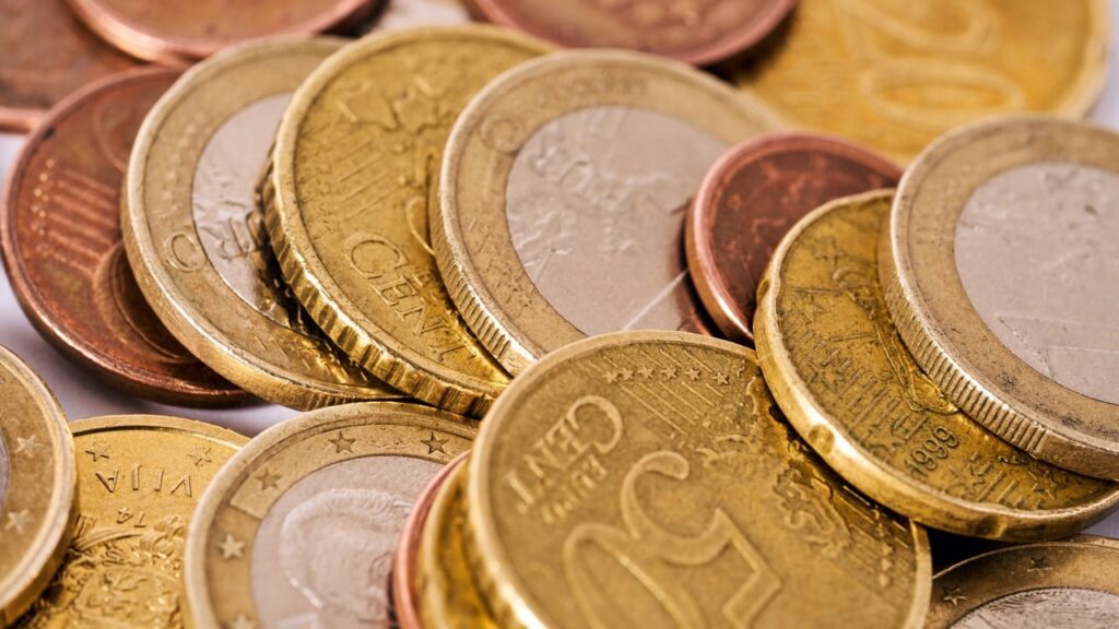 euro’s-reserve-currency-status-threatened-as-its-share-of-foreign-reserves-holdings-drops